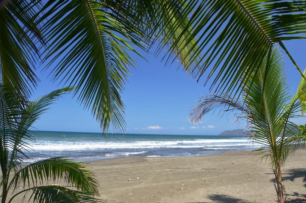 Hotel South Beach - Beachfront Jacó Buitenkant foto