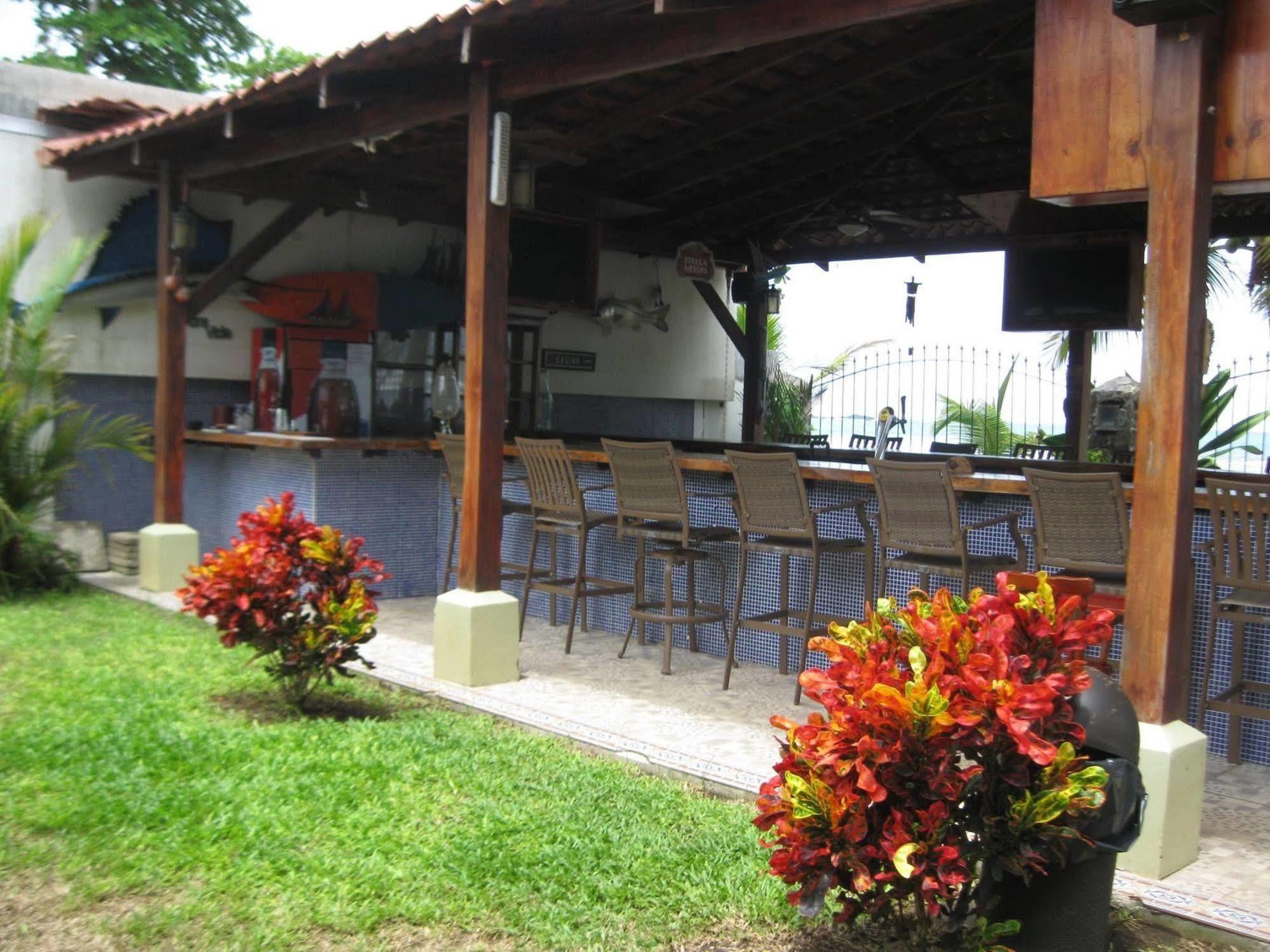 Hotel South Beach - Beachfront Jacó Buitenkant foto