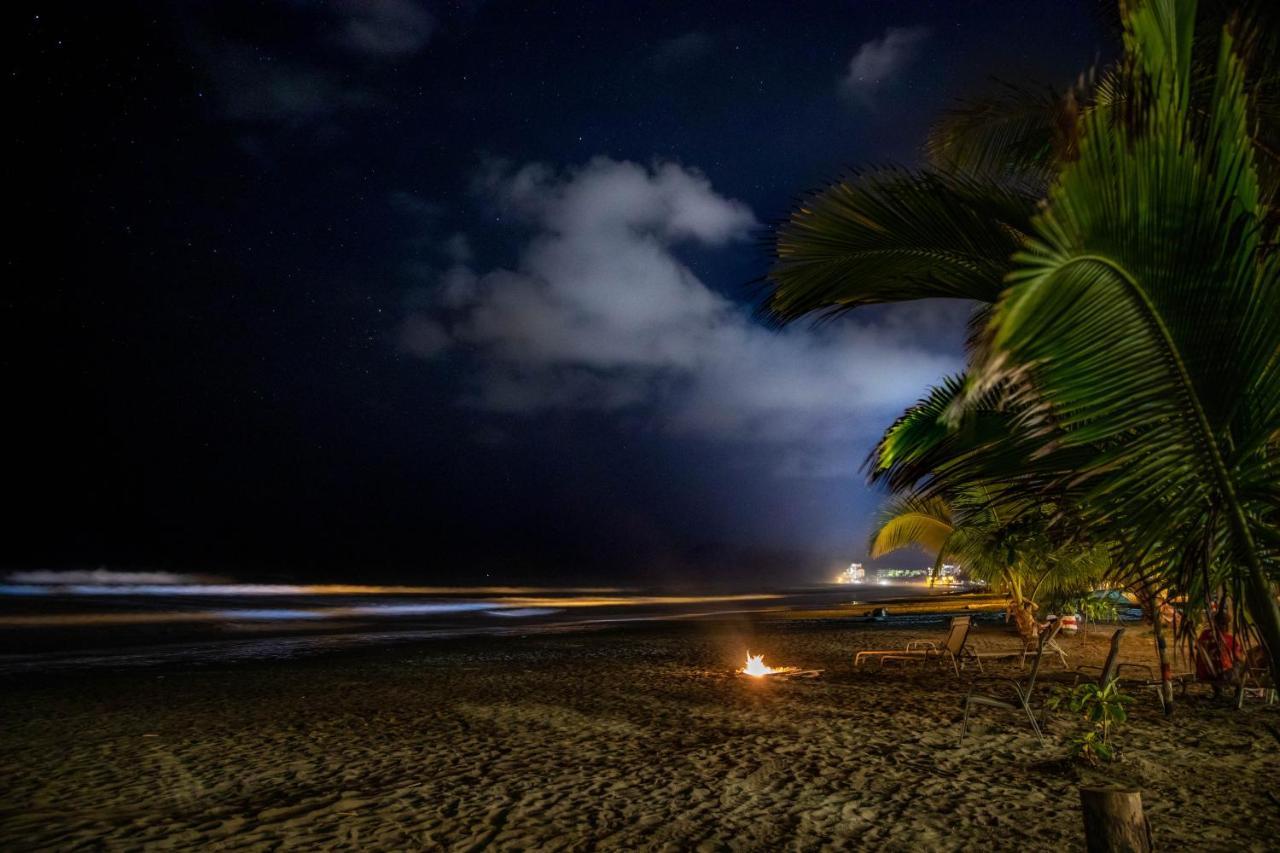 Hotel South Beach - Beachfront Jacó Buitenkant foto